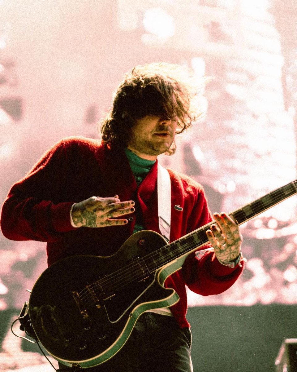 frerard gifs/pics archive tweet media