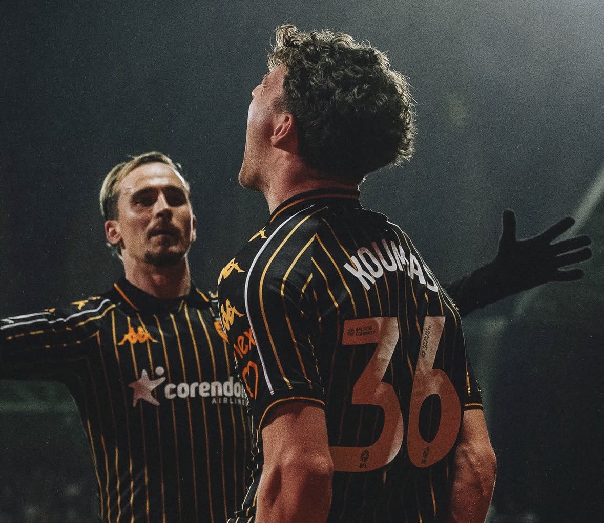 TheBlackNAmber's tweet photo. 3 goals since joining on loan in January.
Lewis Koumas is special 🔥
#hcac https://t.co/m5LLbabbYv