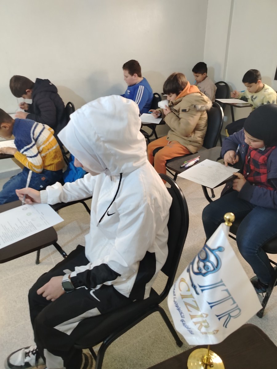 KASAKURDAN's tweet photo. Li navenda me ya El-Cizîrî de, xwendekaran eleqeyek mezin nîşan da li sînavê tesbîta asta Îngilîzî ku me organîze kir. https://t.co/oMQa8HrqZX
