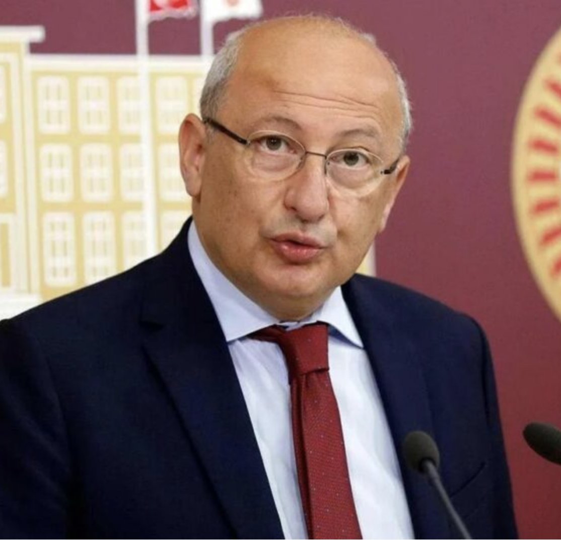 CHP Eskişehir Milletvekili Utku Çakırözer, 2025 yılında NATO için bir İran raporu hazırlıyor ve raporda İran’ın Avrupa güvenliğini tehdit ettiği, bu sebeple bölgede  yalnızlaştırılması ve askeri/teknolojik kapasitesinin sınırlandırılması için uluslararası yaptırımların