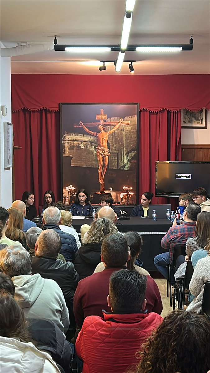perdon_almeria's tweet photo. Los jóvenes cierran estos #MartesdelPerdon dejando claro que pisan fuerte y que ya no son el futuro de la hermandad, son su presente. Una mirada muy necesaria y refrescante sobre nuestra realidad. #cuaresma #serperdon #vivirperdon https://t.co/9raTWOQHY6