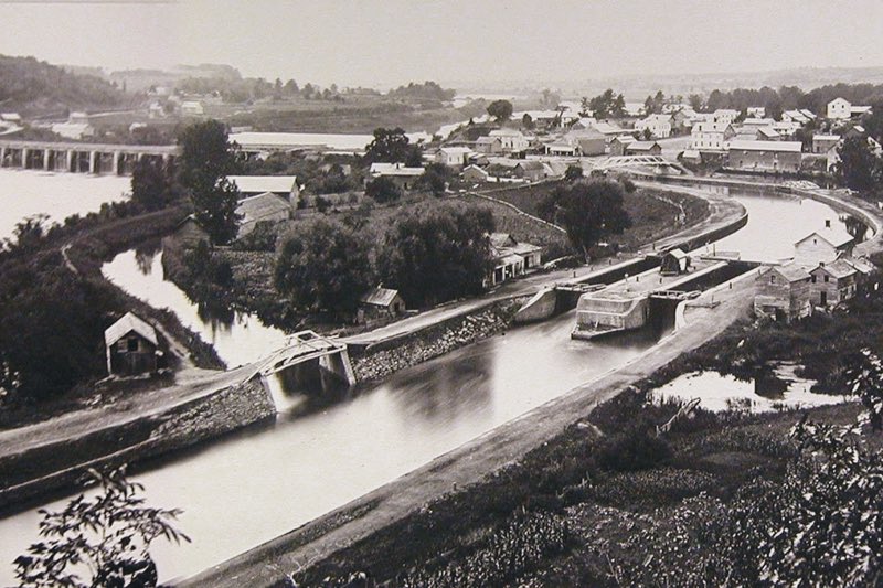 MoundLore tweet media