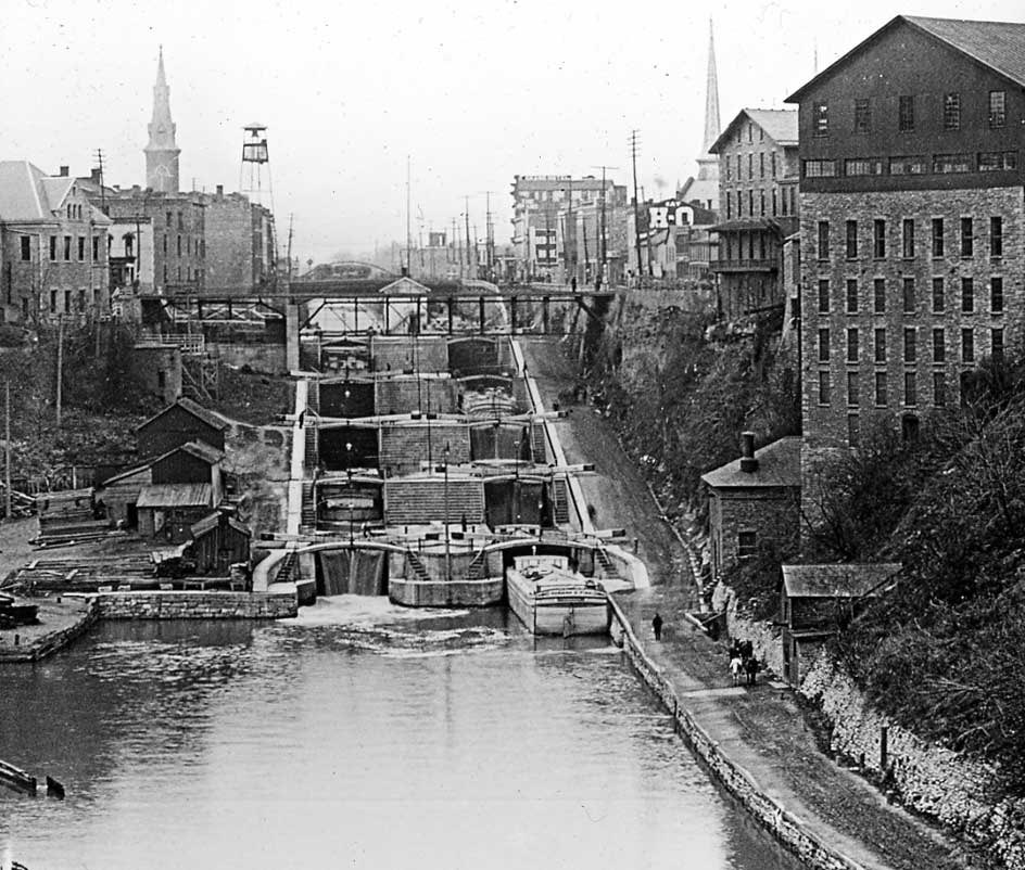 MoundLore tweet media