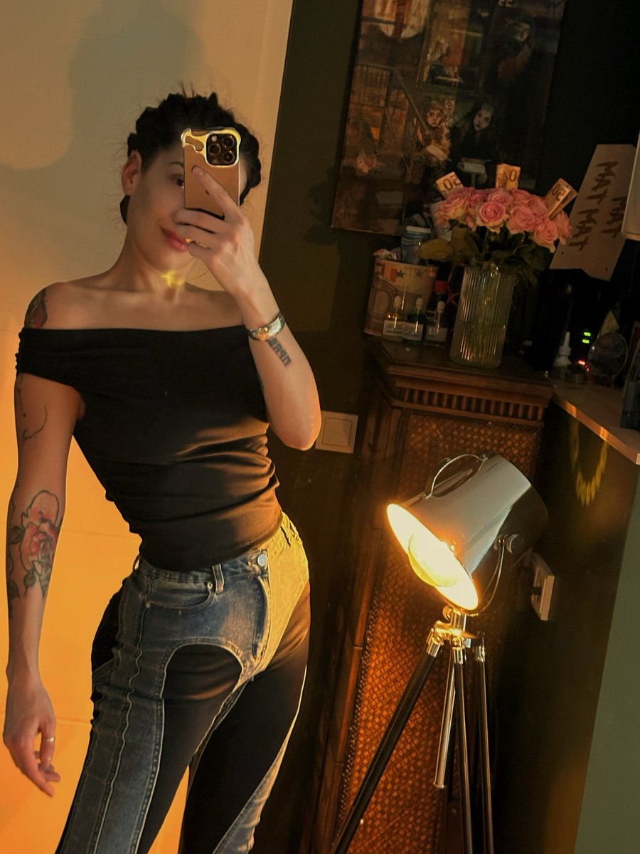 кара небесная tweet media