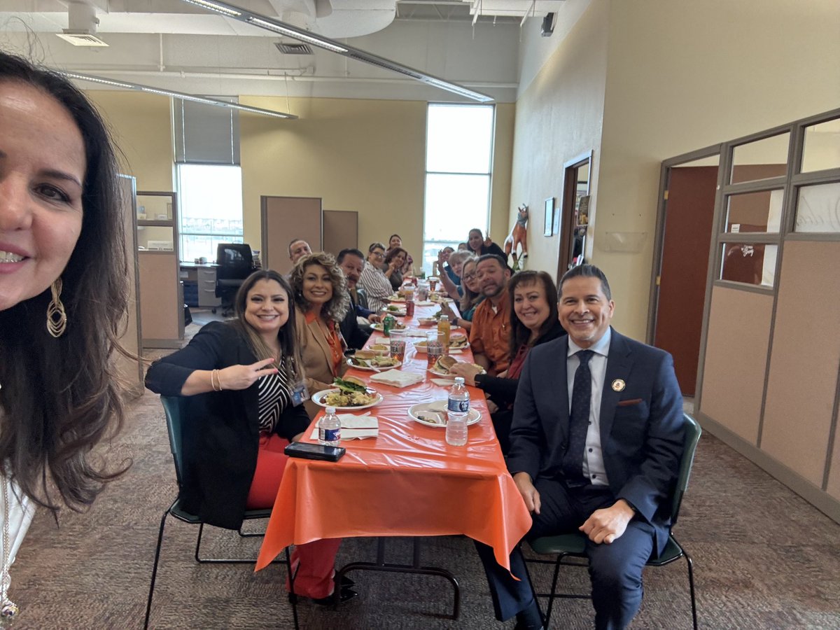 Amanda Martinez tweet media