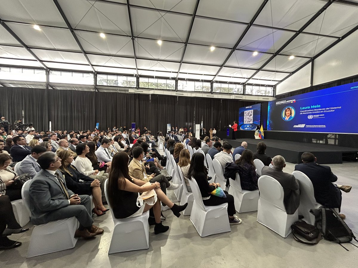 Laura Melo tweet media