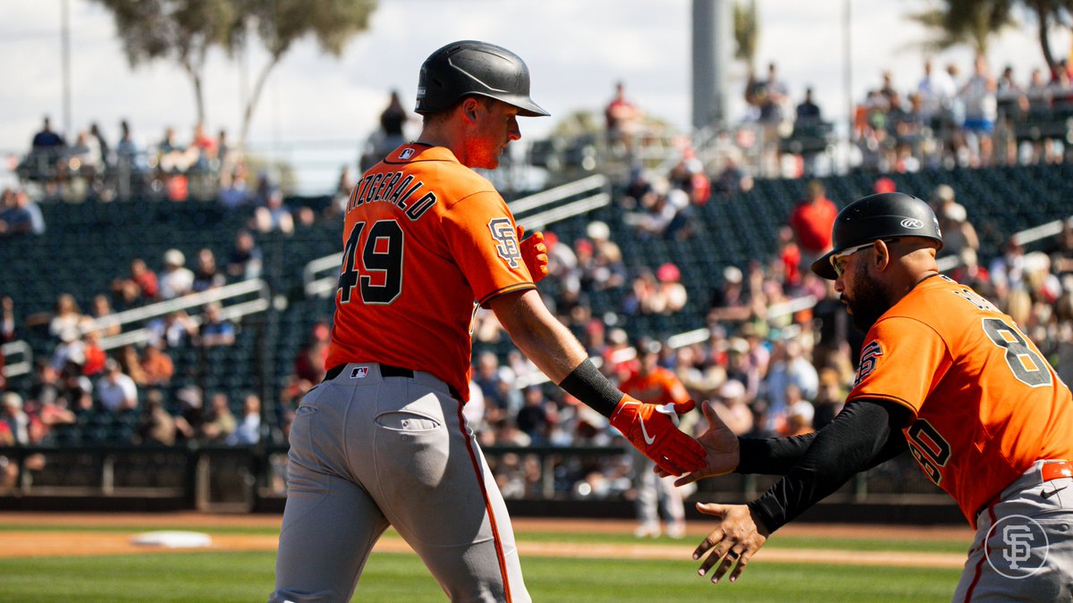 SFGiants's tweet photo. First spring HR for Fitzy ☄️ https://t.co/aRvO2vJfJl