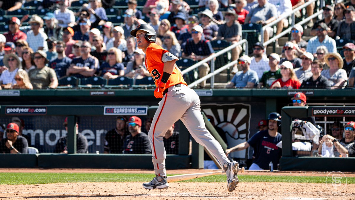 SFGiants's tweet photo. First spring HR for Fitzy ☄️ https://t.co/aRvO2vJfJl