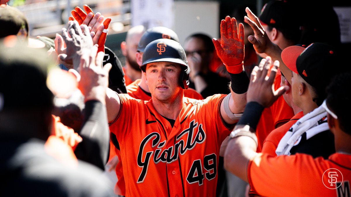 SFGiants's tweet photo. First spring HR for Fitzy ☄️ https://t.co/aRvO2vJfJl