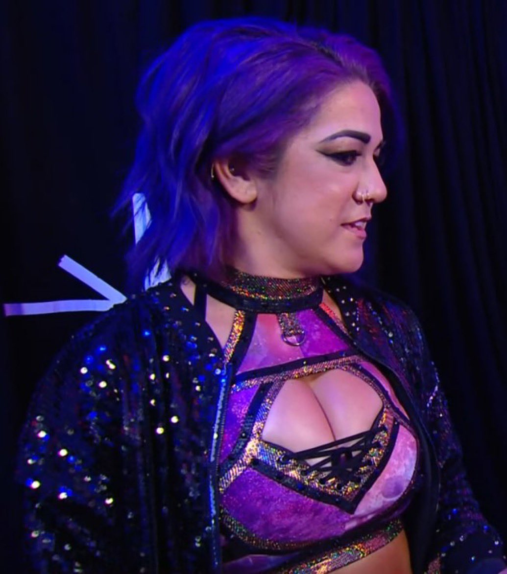 Wrestling SCAM Mommy 💸 tweet media