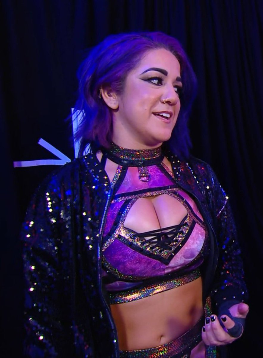 Wrestling SCAM Mommy 💸 tweet media