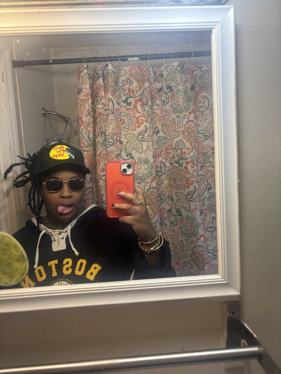 Zari ♏️ tweet media