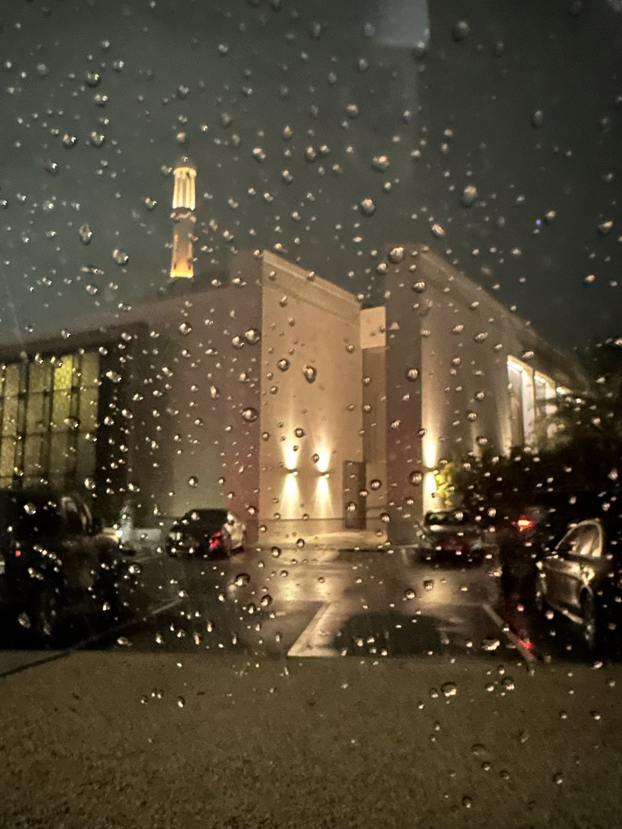 DXBBOY2020's tweet photo. - من أجمّل زحـــــام النعم✨
 مطر ورمضان وعشر الأواخر ..🌨️
🤲🏻 اللهم الاجابه لكُل دُعاء و اُمنية.
#عشر_الاواخر #رمضان #مطر https://t.co/ecFsT0xZkq