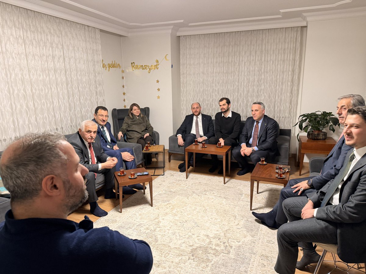 Genel Başkan Yardımcılarımız Sayın Ali İhsan Yavuz ve Sayın Ahmet Büyükgümüş, Milletvekillerimiz, Teşkilat Başkan Yardımcımız, Büyükşehir Belediye Başkanımız ve İl Başkanımızla birlikte; ebediyete irtihal eden önceki dönem İl Başkanlarımız Şenol Morgül ve Fevzi Kılıç’ın kıymetli