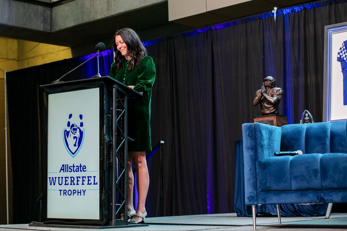 Allstate Wuerffel Trophy tweet media