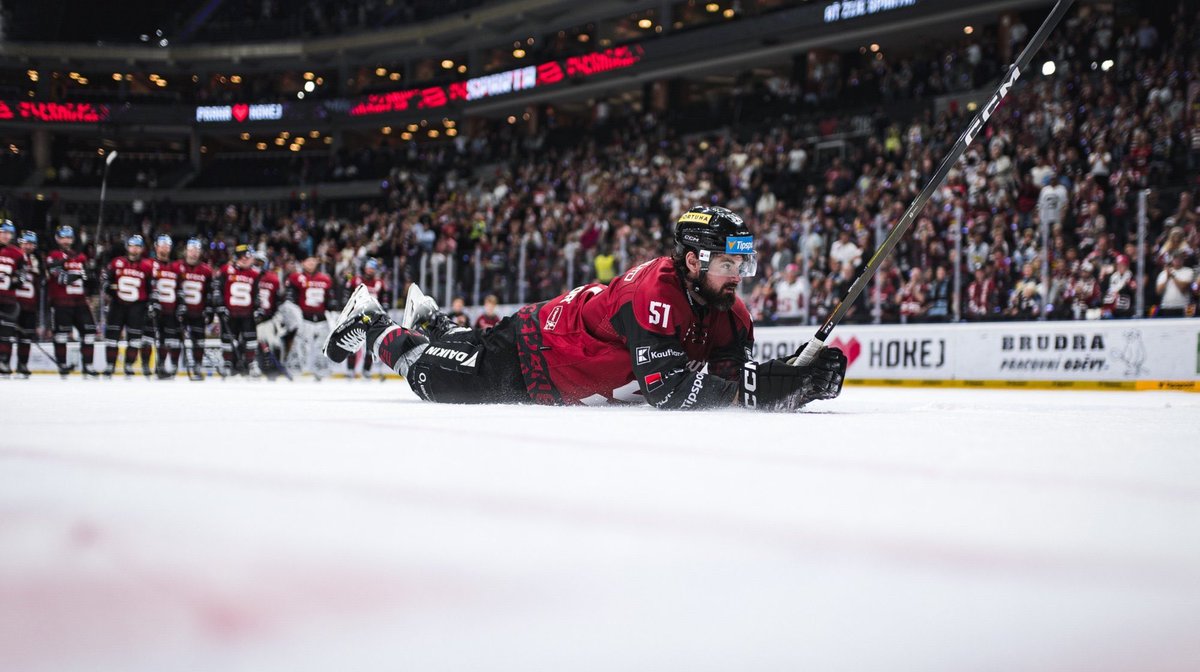 V životě jsou tři jistoty. Smrt, daně a bekhendový blafák Romana Horáka.