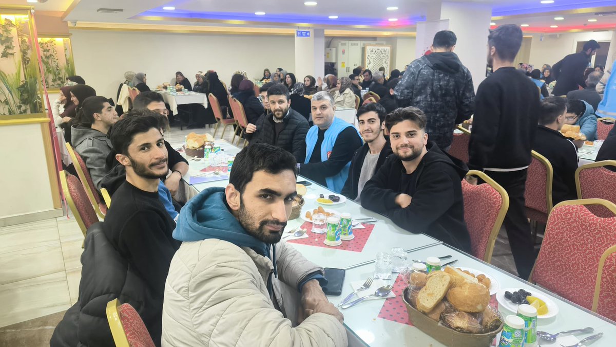 MalatyaKYGM's tweet photo. 📍 Beydağı Yurdu
İl Müftülüğü tarafından düzenlenen iftar programına katılım sağladık.Programın ardından öğrencilerimize çeşitli hediyeler ve Kur’an-ı Kerim takdim edildi. 

#YurdumdaRamazan https://t.co/OGhM1ejkc9