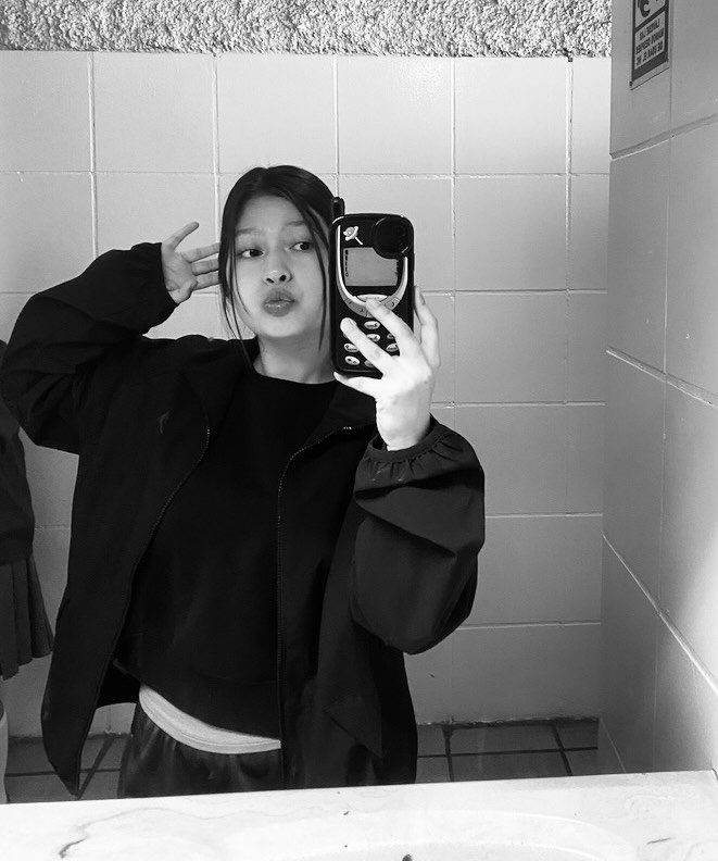 mj_cer69's tweet photo. Ando aburridaa, manden mensaje 💕 https://t.co/P1hs1qwZum