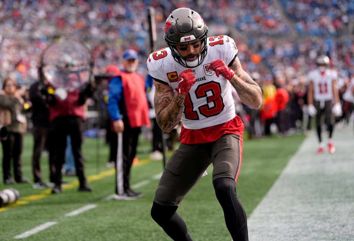 TheLeadSM's tweet photo. It has been a crazy start to NFL free agency with lots of wild signings, but these are the five most surprising according to @BStautzenbach: https://t.co/uSeB6zZTie https://t.co/Dyq6sVe6v9