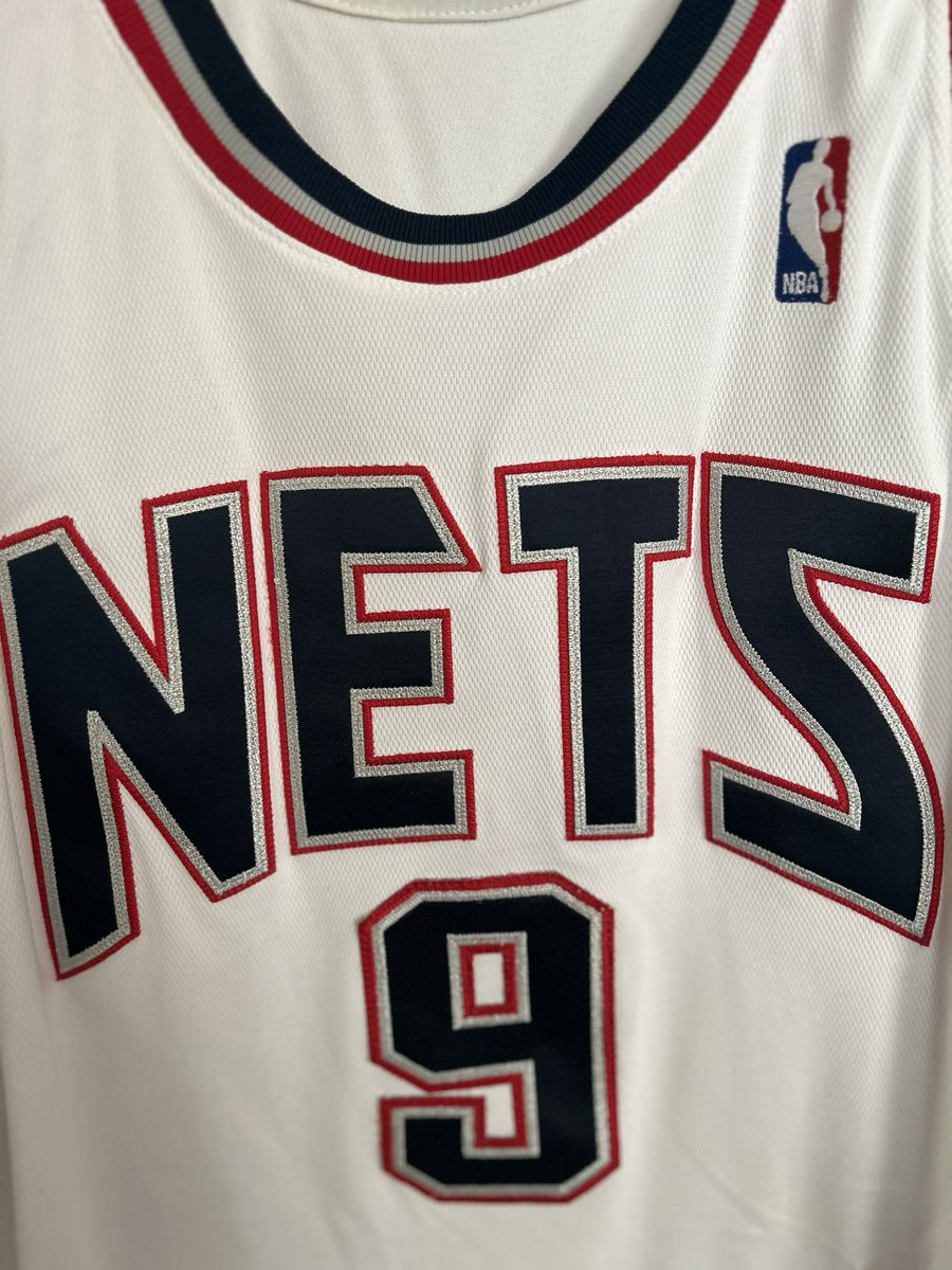 koko_NYC's tweet photo. @HoopGrids does owning this make me a sicko? #GameWorn #NJNets https://t.co/HyGh0IQ28E