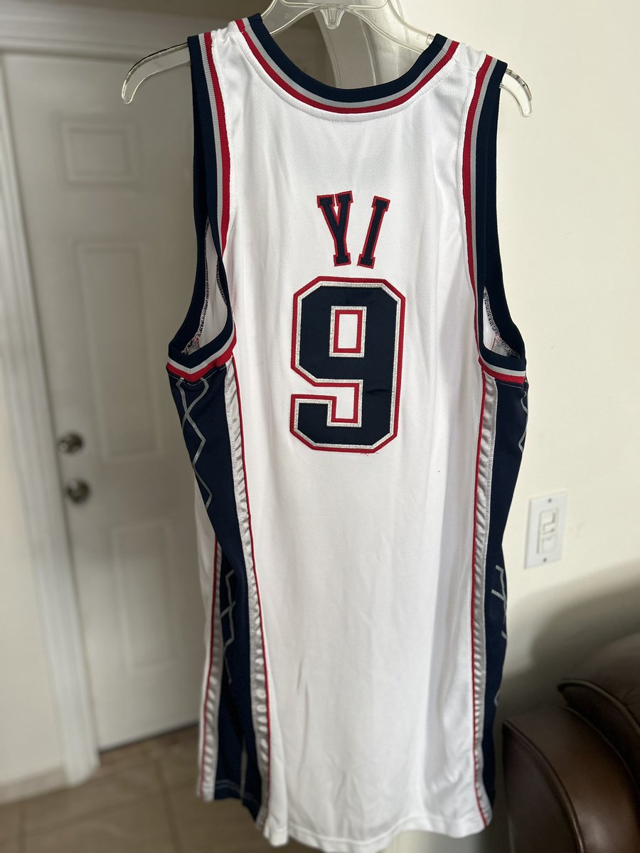 koko_NYC's tweet photo. @HoopGrids does owning this make me a sicko? #GameWorn #NJNets https://t.co/HyGh0IQ28E