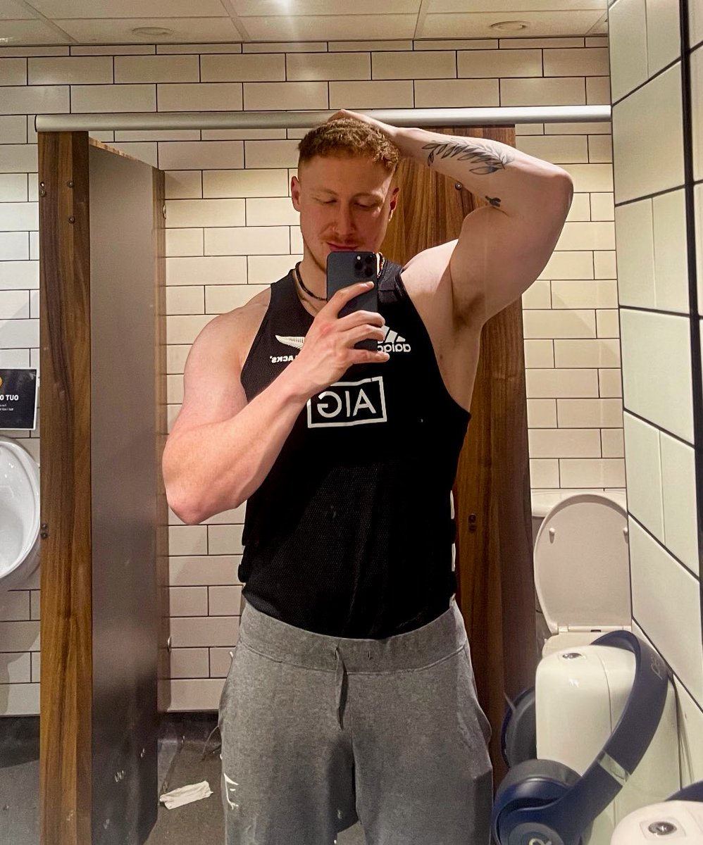 james 🤠 tweet media