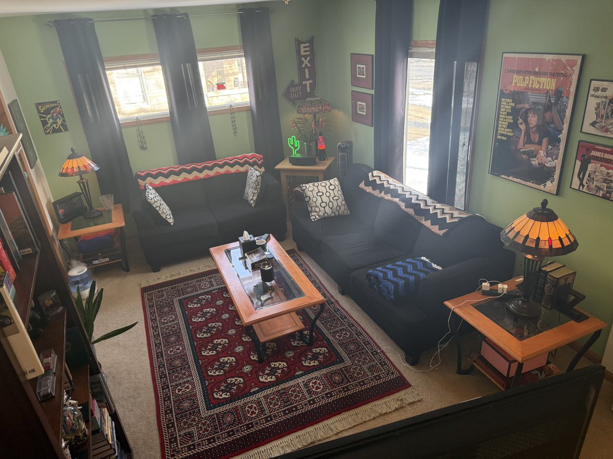 DavidAlanDedin's tweet photo. Before &amp; After repainting my living room. https://t.co/UTS4uPHX9d