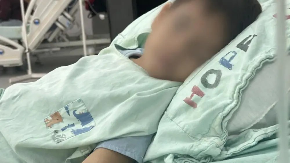 ▶️ NIÑO CON LEUCEMIA NECESITA FÁRMACO DE USD 98.000 Y SALUD AÚN NO LO PROVEE | 🚨

Benjamín, un niño de 4 años que lucha contra la leucemia, necesita con urgencia un medicamento para continuar su tratamiento en el Hospital de Clínicas.

🔴El fármaco, que cuesta unos USD 98.000,