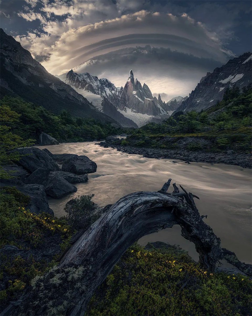 earthcurated's tweet photo. Stormy conditions in Patagonia 🌨️ https://t.co/U1u10Fgkhu