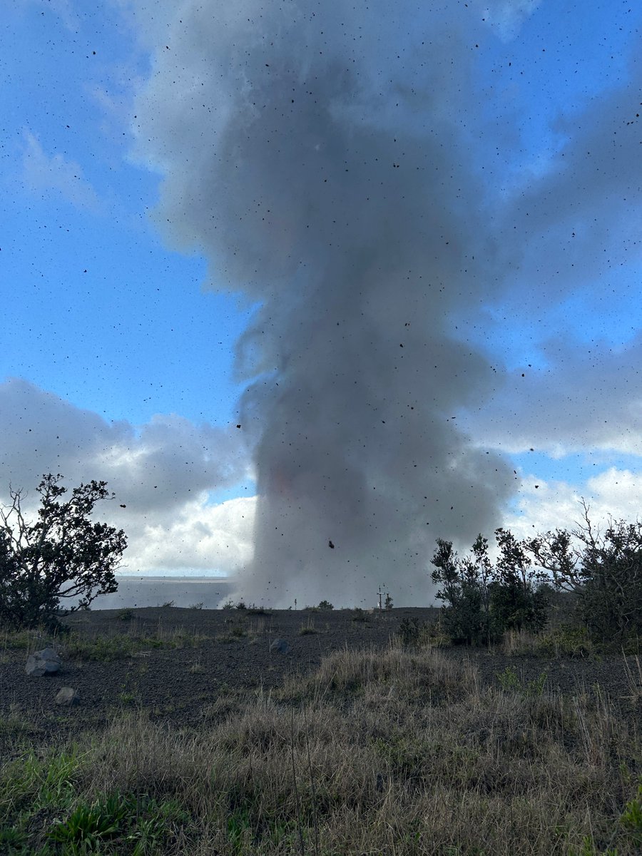 Hawaii Volcanoes NPS tweet media