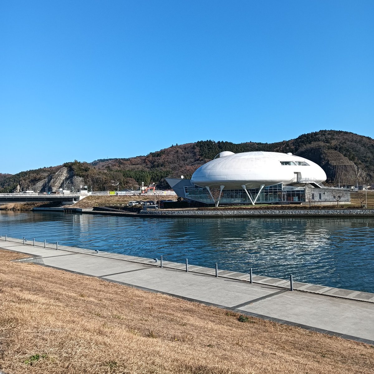 おはようございます

ダウ＋34　日経先物ナイト＋611
 
3月11日某遊園地で働いていました

早番で地震発生時刻は地元に戻って来てました
翌朝　途中から1時間半徒歩で通勤
前夜からいる従業員が
津波や災害の様子の情報を全く知らなかったのにビックリした····

夢や魔法じゃどうにもならないよ
↓石巻