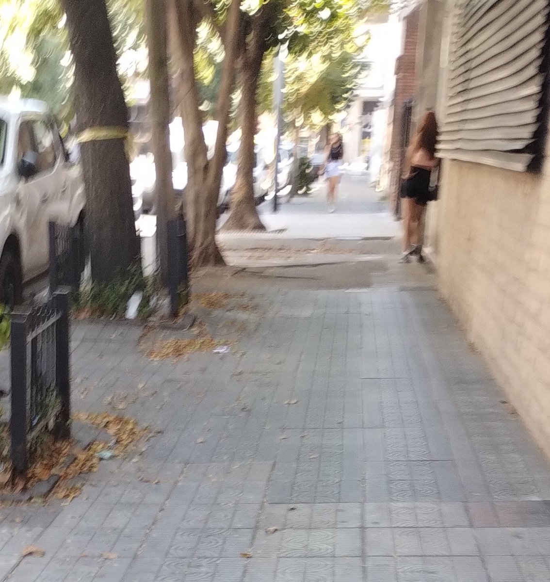 ignafer99's tweet photo. Disminuyó la presencia de @PoliciaCiudadBA en las calles de Flores y qué empezó a suceder? Seeee, la prostitución volvió con todos los hierros. 
Y saben qué trae eso?
Drogas, problemas, borrachos, escándalos.
Portela desde Rivadavia hasta Directorio, prostitución 24/7 https://t.co/HX2FOINttd