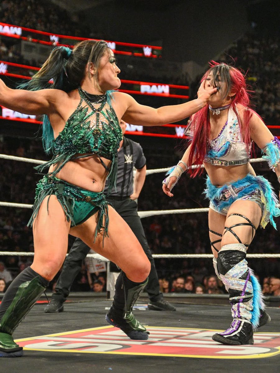 Crucifixio's tweet image. Of course, the 6-woman gauntlet from last night wouldn’t have been possible without the participation of Lyra Valkyria, IYO SKY, Raquel Rodriguez, Ivy Nile and Asuka, 5 WWE superstars who turn everything they touch into gold. They ARE the RAW women’s division.

#WWERaw