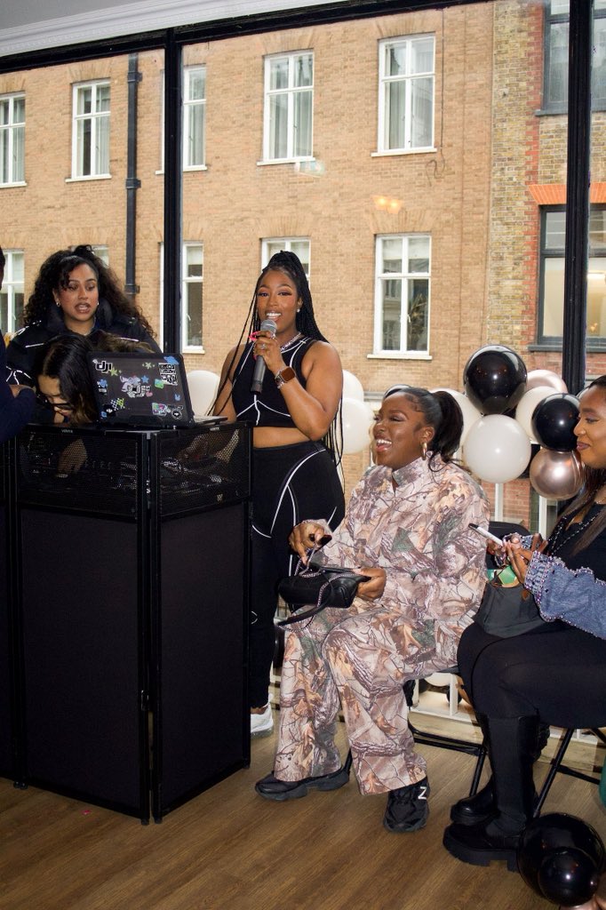 Strade Base tweet media