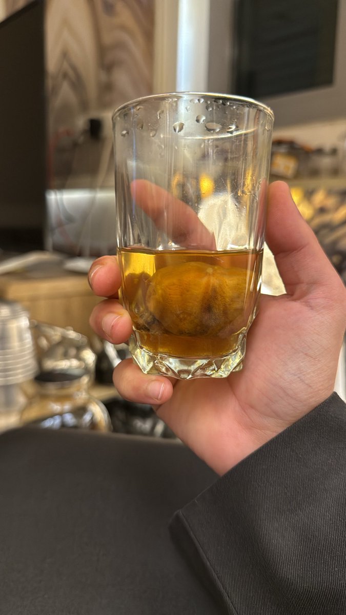  نِزَار بس مش قباني tweet media