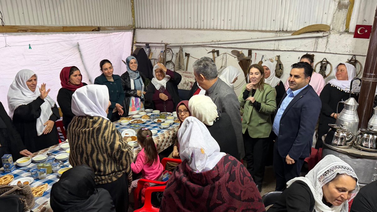 Gündoğdu mahalle sakinlerimizle iftar sofrasında buluştuk.
Ramazan’ın birlik, kardeşlik ve dayanışma ruhunu hep birlikte paylaştığımız bu güzel akşamda; iftarın ardından mahallemizin eksikliklerine dair konular üzerine samimi bir istişare gerçekleştirdik.