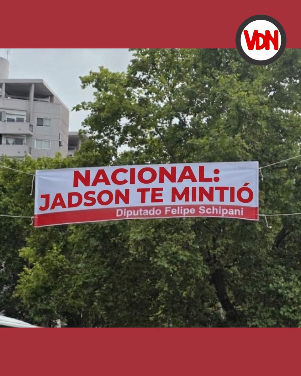 ViciadosNulidad's tweet photo. El diputado Felipe Schipani tuvo la genial idea de volver a poner un pasacalle cuestionado por violar la normativa electoral, solo que en esta oportunidad le agregó su firma. Pero ya se entusiasmó y siguió con otros mensajes de lo más variopintos.

https://t.co/jDFBHvjxy6 https://t.co/Q8F3rRSDLW