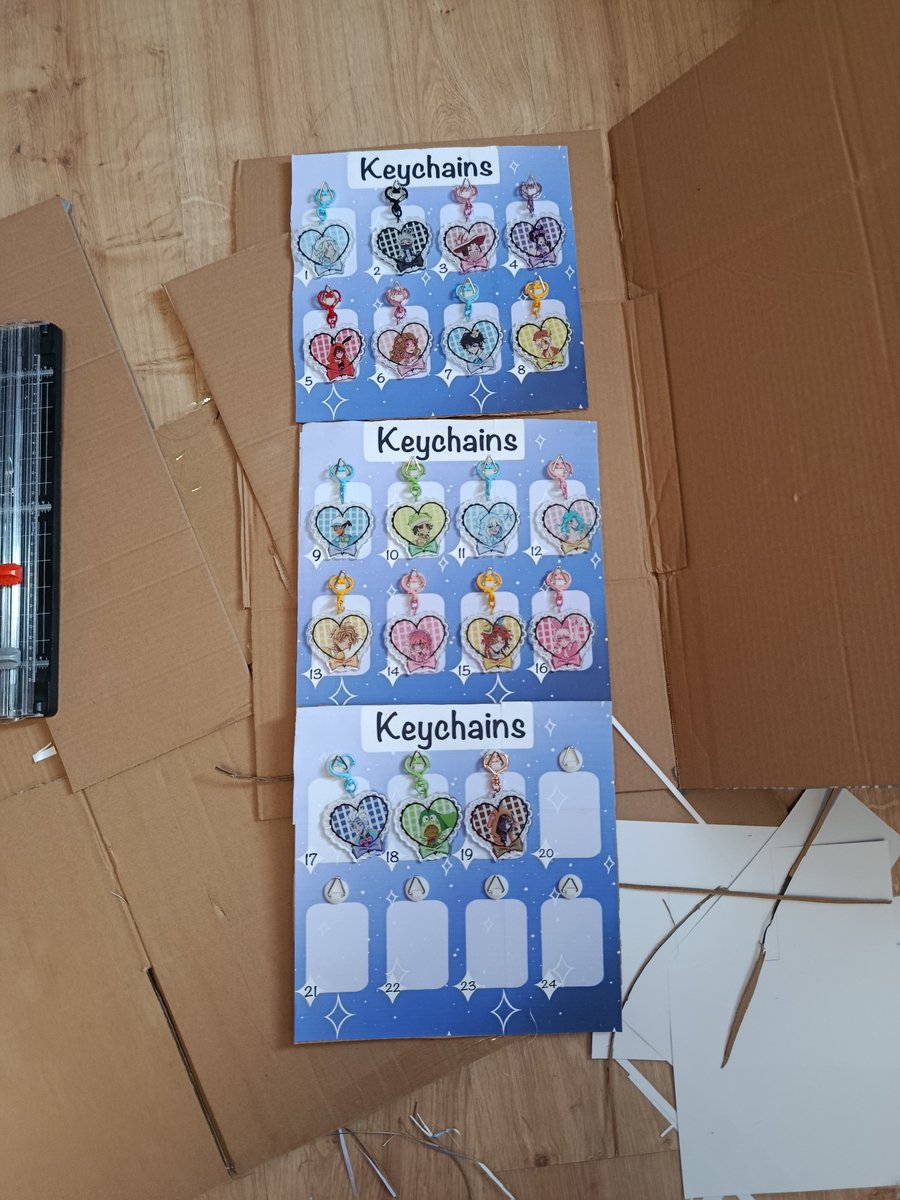 AdorisEdits's tweet image. I have been to a few (very small but still) events where i was in an artist alley and i think id have better sales if i upgraded my setup so i made in these for my keychains and i am happy i did cause i love it so much 
What do you think?
#artistalley #boothsetup #keychain