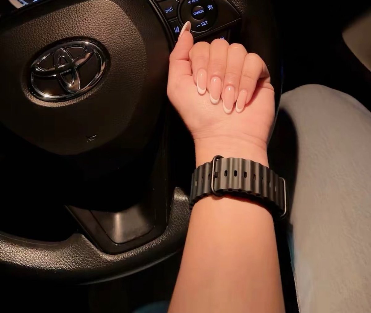 Anbeth ❄🐇🖤 tweet media