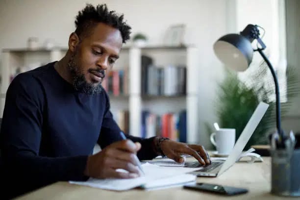 corpersjourney's tweet photo. 🚨 REMOTE JOBS IN 2026

More companies are embracing flexible work, making it possible to earn from home in roles like social media ....

See 7 remote jobs you can start from home 👇
https://t.co/Z9F9dXmkuO

#RemoteJobs #WorkFromHome #NigeriaStudents https://t.co/Ij579FCMk4