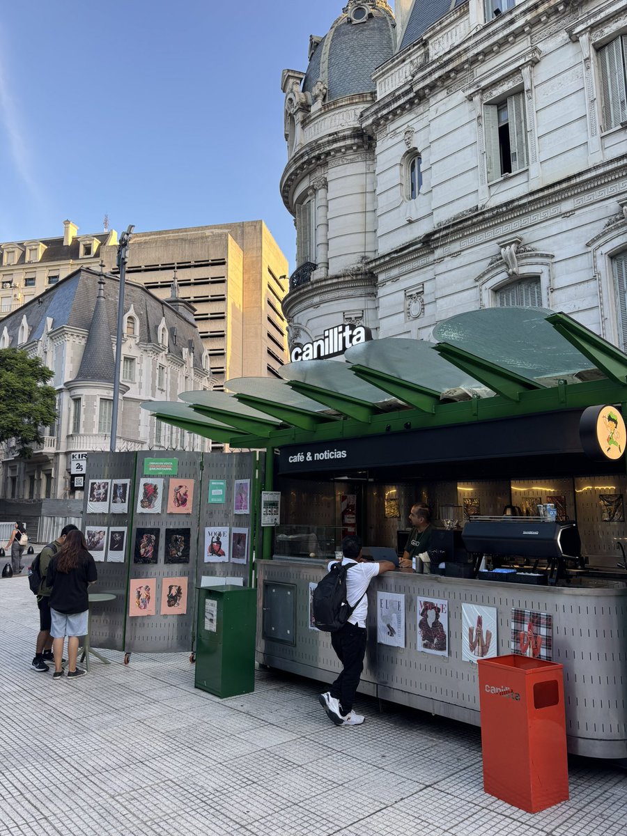 hiperfalcon's tweet photo. Reconvertir puestos de diarios en café es algo que se puede hacer en Buenos Aires, pero está de facto prohibido en Mar del Plata y probablemente muchas ciudades más. Liberemos este y todos los mercados. Permitamos toda la innovación posible. https://t.co/WYivGzWViD