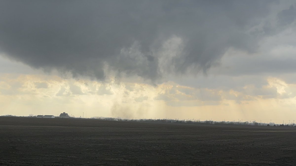 Tornado on the ground near Pontiac Illinois! #ILwx