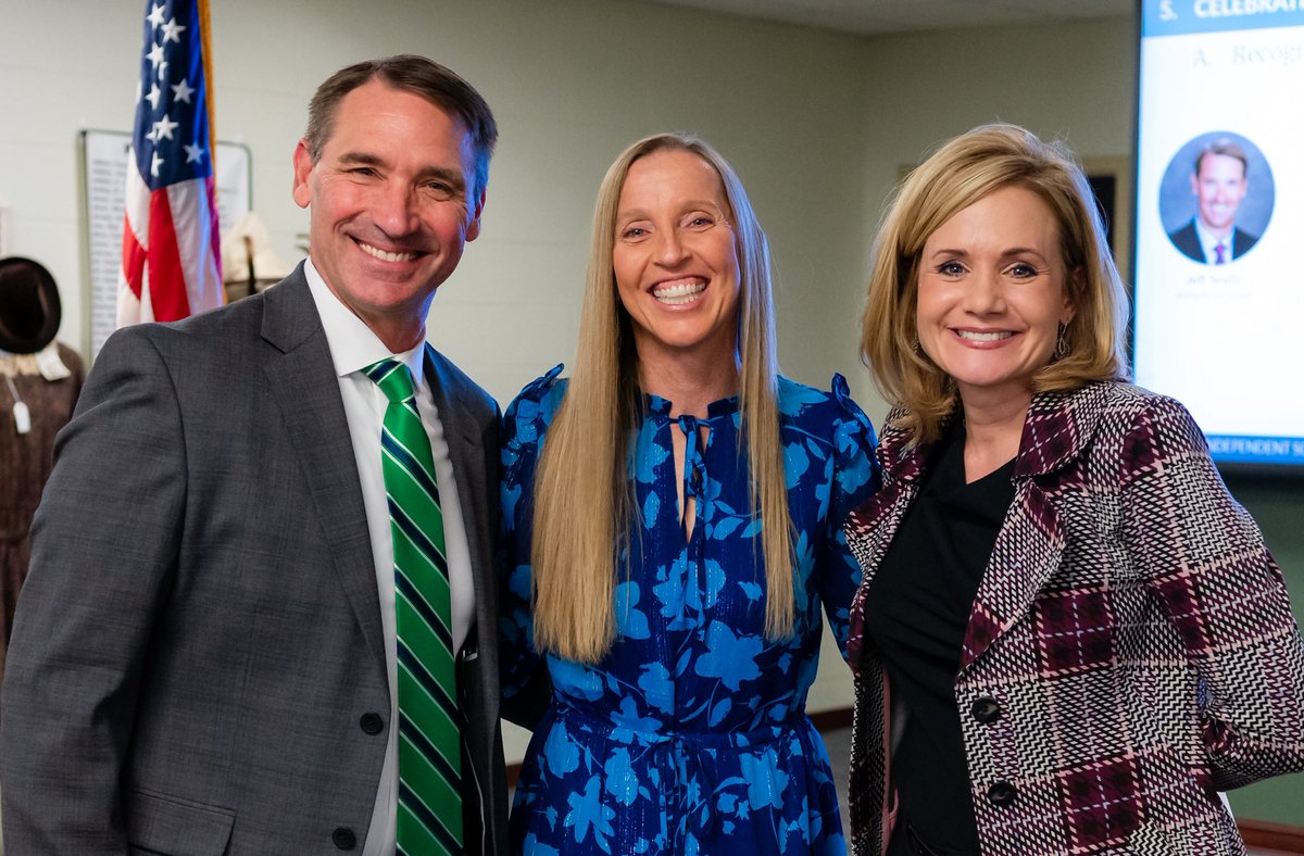 PEwithCoachSmith tweet media