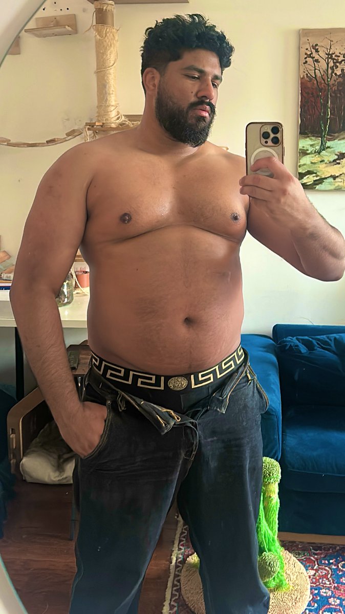 I’m getting huge #gay #grommr #gaybear #bigboy