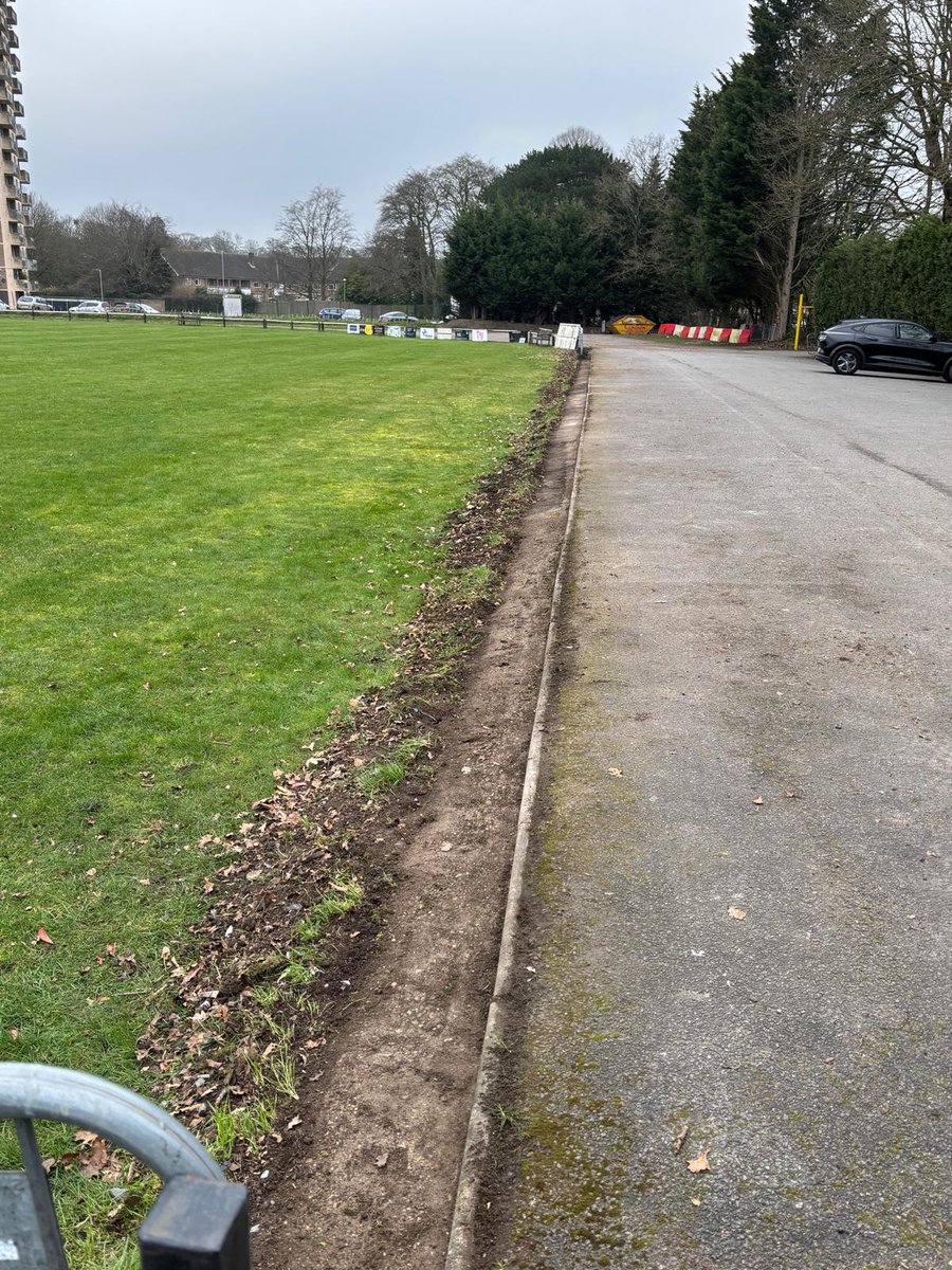 hartsholmecc's tweet photo. New boundary fence on the way 🚧
Thanks to @LincolnUnited  for working with us 🤝
Want your business on the ground?
Sponsor boards £100/year 📩
#HartsholmeCC https://t.co/1pnhvmmVFH