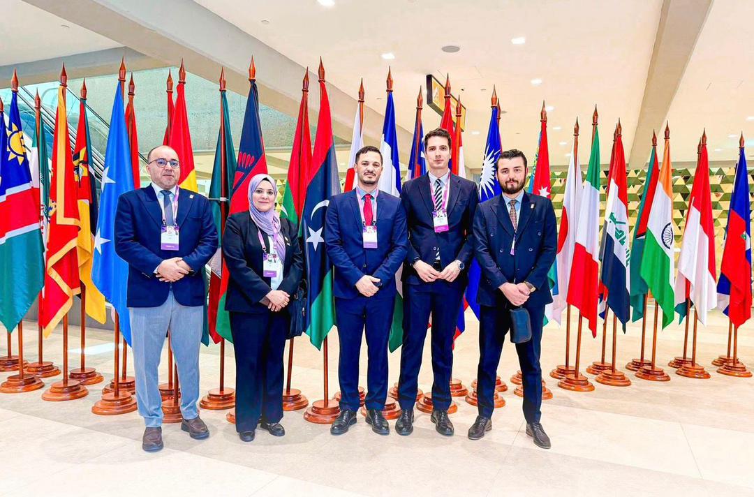 LibyaSRB's tweet photo. شاركت السفارة الليبية 🇱🇾 لدى جمهورية صربيا  🇷🇸 ، ممثلةً في المستشار السياسي بالسفارة، رفقة وفد الهيئة العامة للمعارض والمؤتمرات، في أعمال الاجتماع الدولي الثاني للمشاركين في معرض Expo 2027 Belgrade، المنعقد خلال الفترة من 10 إلى 12 مارس 2026 في بلغراد.

حيث جرى خلال الاجتماع استعراض آخر التحضيرات التنظيمية للمعرض، ومناقشة خطط مشاركة الدول، بما في ذلك تصميم الأجنحة الوطنية والبرامج المصاحبة.

وتأتي هذه المشاركة في إطار تعزيز حضور دولة ليبيا 🇱🇾 في المحافل الدولية والتعريف بإمكاناتها الاقتصادية والثقافية.

📍 بلغراد، صربيا
🗓 10 مارس 2026

#الهيئة_العامة_للمعارض_والمؤتمرات
#معرض_طرابلس_الدولي
#وزارة_الاقتصاد
#وزارة_الخارجية_والتعاون_الدولي
#منصة_حكومتنا
#حكومة_الوحدة_الوطنية