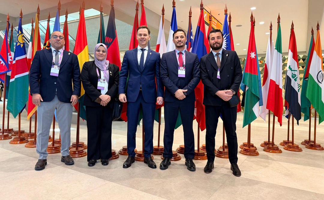 LibyaSRB's tweet photo. شاركت السفارة الليبية 🇱🇾 لدى جمهورية صربيا  🇷🇸 ، ممثلةً في المستشار السياسي بالسفارة، رفقة وفد الهيئة العامة للمعارض والمؤتمرات، في أعمال الاجتماع الدولي الثاني للمشاركين في معرض Expo 2027 Belgrade، المنعقد خلال الفترة من 10 إلى 12 مارس 2026 في بلغراد.

حيث جرى خلال الاجتماع استعراض آخر التحضيرات التنظيمية للمعرض، ومناقشة خطط مشاركة الدول، بما في ذلك تصميم الأجنحة الوطنية والبرامج المصاحبة.

وتأتي هذه المشاركة في إطار تعزيز حضور دولة ليبيا 🇱🇾 في المحافل الدولية والتعريف بإمكاناتها الاقتصادية والثقافية.

📍 بلغراد، صربيا
🗓 10 مارس 2026

#الهيئة_العامة_للمعارض_والمؤتمرات
#معرض_طرابلس_الدولي
#وزارة_الاقتصاد
#وزارة_الخارجية_والتعاون_الدولي
#منصة_حكومتنا
#حكومة_الوحدة_الوطنية