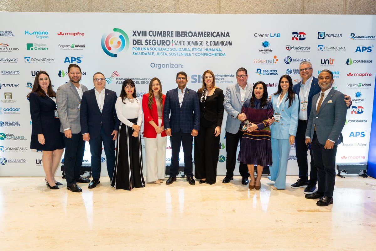 holaunit's tweet photo. Nos llena de orgullo destacar la participación de nuestro Vicepresidente, Franklin Vásquez, en el panel “Diálogo Estratégico: El arte de vender en el futuro”, donde abordó cómo UNIT evoluciona en las estrategias de comercialización en el sector asegurador. https://t.co/0hggWekAzj