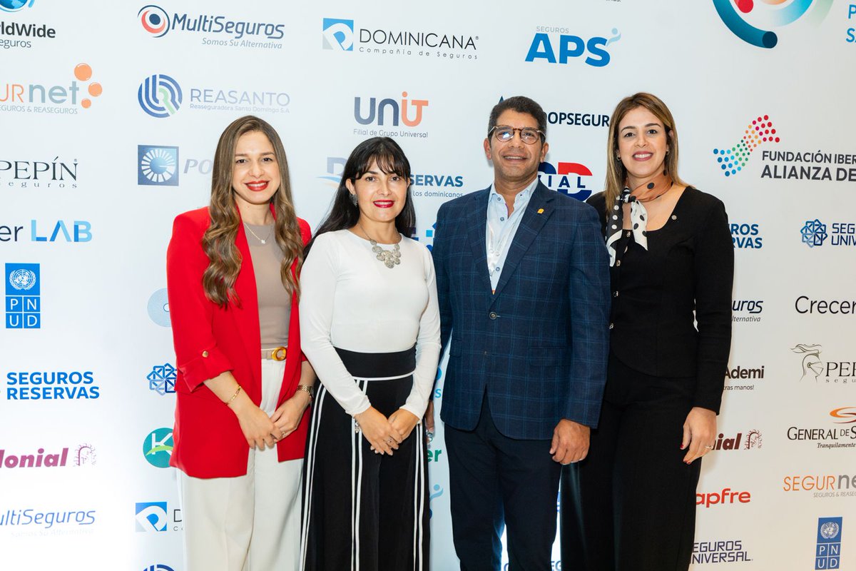 holaunit's tweet photo. Nos llena de orgullo destacar la participación de nuestro Vicepresidente, Franklin Vásquez, en el panel “Diálogo Estratégico: El arte de vender en el futuro”, donde abordó cómo UNIT evoluciona en las estrategias de comercialización en el sector asegurador. https://t.co/0hggWekAzj