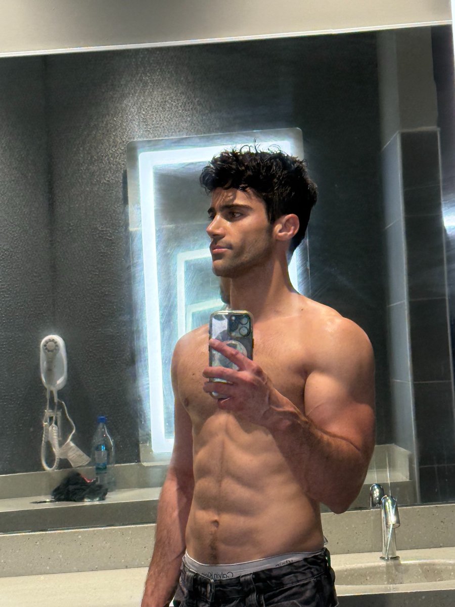 maxehrich tweet media